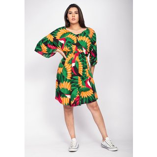 Vestido Curto CabanaFree Caaxixá Viscose com Cordão na Cintura Estampa Festas dos Tucanos