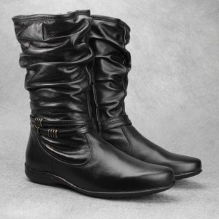 Bota Feminina Miuzzi Cano Médio Salto Baixo Enrugada Ajustável Em Couro Legítimo Preto