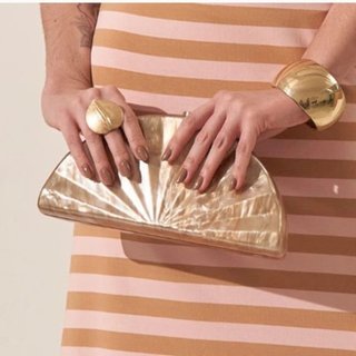 Clutch Crisfael Meia Lua Caramelo - Riyanna