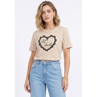 Camiseta Cianitas Chocolate Estampa Coração Rendado