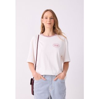 Camiseta Feminina Dress To Estampa Frontal Off-White
