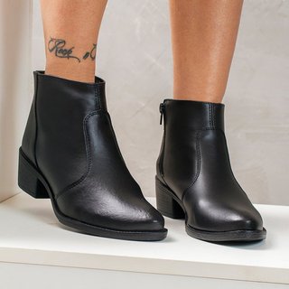 Bota Feminina Salto Baixo Cano Curto Zíper Lateral Básica Preta