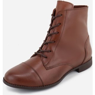 Bota em Couro Salto Baixo Amarrar Maria Paula Cano Curto Café