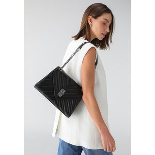 Bolsa Feminina Maria Milão Grande Matelassê Preta