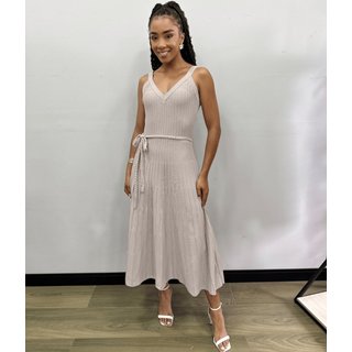 Vestido Cherry Line Midi Alça Decote Tricô Canelado Cinto Trançado Areia