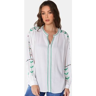 Blusa Branca Boho em Viscose e Linho Mangas Bordada Sob