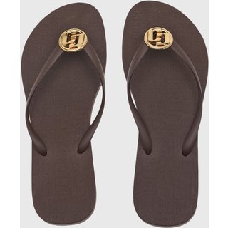 Chinelo Dedo Feminino Colcci Logo Metálico Marrom