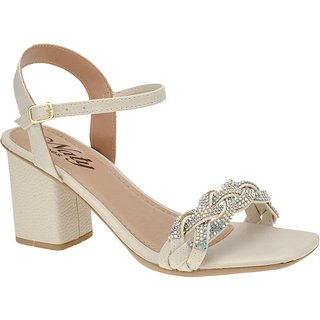 Salto Alto 7,5 cm Social Off White Sandália Casual Naty Shoes Tira Strass Brilhante Salto Quadrado