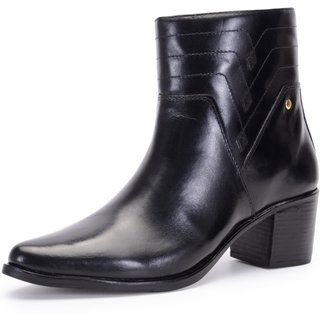 Bota Feminina Ferrile Bico Fino Cano Curto Em Couro Salto Bloco Preta