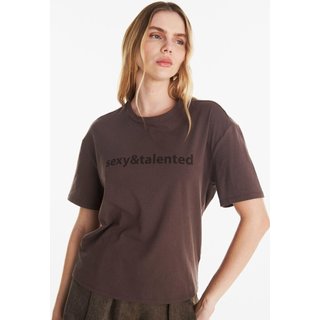 Tshirt Manga Curta Estampada Carlota Costa Marrom
