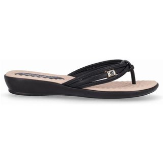 Chinelo Camila Preto