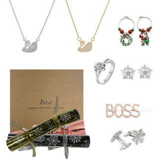 Luxury Christmas Crackers with Accessories - Pack of 6 or 12 | Wowcher
