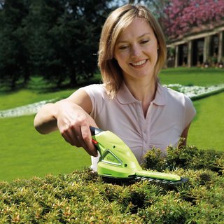 Garden Gear - 3.6V Power Cordless Trimming Shears
