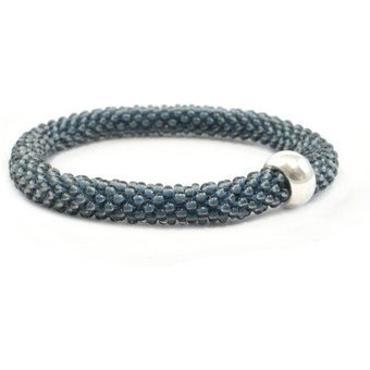 Sakiba Armband Connected