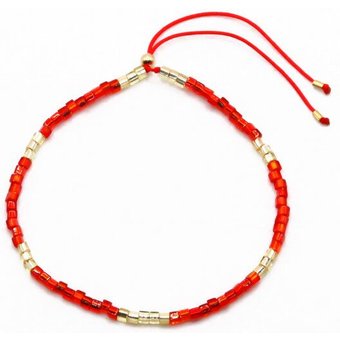 juni Rotes Perlenarmband "Soho" aus Würfel-Perlen mit verstellbarer Schiebeperle aus recyceltem Gold