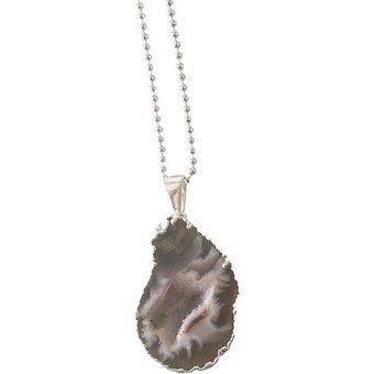 Crystal and Sage Achat Halskette mit Achathöhle