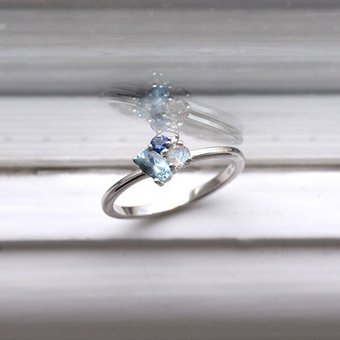Eppi Cluster-Ring mit Aquamarin, Labradorit, Saphir und Diamant Bluma