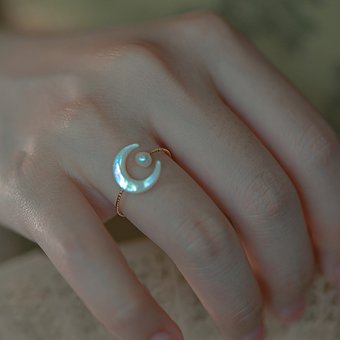 Color VENUS Gold Moon Ring for Women Girl Birthday Gift Korean Fashion Shell Pearl Jewelry Dropshipping Wh