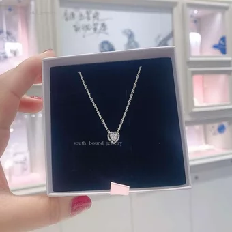 bracelet s Noble Heart Necklace Designer Jewelry Female Collar Chain Light 398425 Birthday Gift For Girls E27