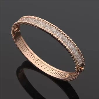Four Leaf Clover Gold Diamond Designer Bracelet Brand Bangles For Women Fashion Bracelets Everyday Accessories Party