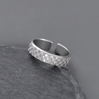 2025 Men's Trendy Ins Style Personality Checkerboard Pattern Minimalist Single Finger Ring