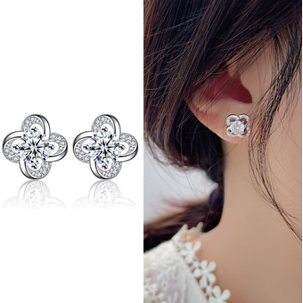 Silver Needle Four Leaf Clover Earrings Flower Shaped Diamond Earrings Fashionable Temperament Micro Diamond Elegant Female Earrings