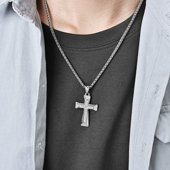 Niche design full diamond titanium steel cross necklace personality hip hop men and women trendy wear accessories
