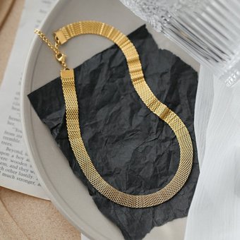 Light Luxury Woven Mesh Titanium Steel Necklace For Women