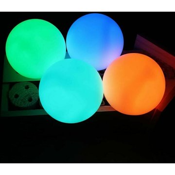 Lampe de piscine flottante TUMALAGIA, lumière de boule LED étanche IP68, lampe de piscine LED 16 couleurs changeantes RVB avec télécommande