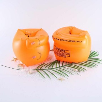 Les boucles de bras épaissies pour piscine, les aides à la natation AUIHD et le système de double airbag sont de bons outils pour apprendre à nager (orange)