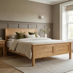 View Cambridge solid oak kingsize bed View Cambridge solid oak kingsize bed