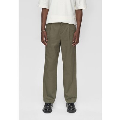 Minimum Tucker pants