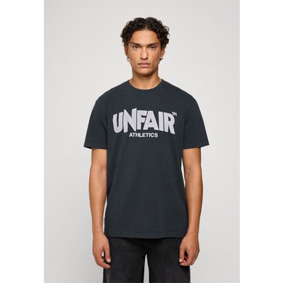 UNFAIR ATHLETICS Classic Label T-Shirt