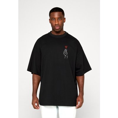 Merchcode K Heart Huge Tee