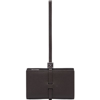Geldbörse Calvin Klein Emblem Hw Pebble Wallet On Strap LV04F1130G Braun