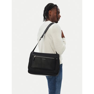 Handtasche Calvin Klein Ssnl Raised Logo Flap Messenger LV04D3501G Schwarz