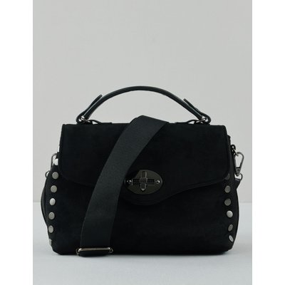 Modische Tasche mit Nietendetails