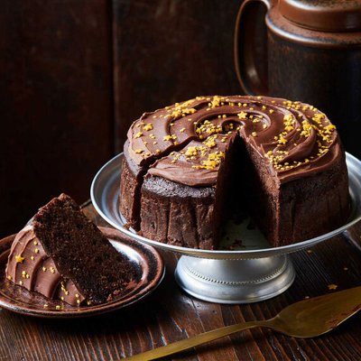 Meg Rivers Birthday Cake Hamper