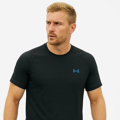 Under Armour Men's Heatgear Black T-Shirt – Breathable, Fitted Gym & Training Top