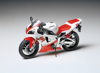 Tamiya 1/12 Scale Yamaha YZF-R1 Motorcycle Model Kit