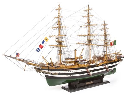 1/100 Scale Amerigo Vespucci Model Kit