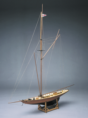 1/60 Scale Britannia Royal Yacht Model Kit
