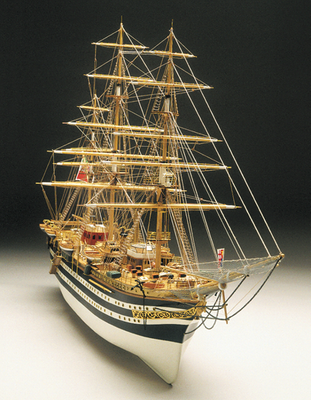 Mantua Models 1/100 Scale Amerigo Vespucci Model Kit