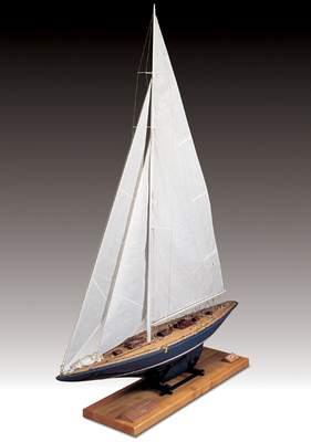 1/35 Scale Endeavour America's Cup Challenger Model Kit