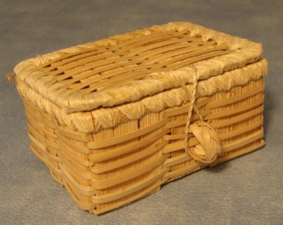 Hamper Basket for 12th Scale Dolls House