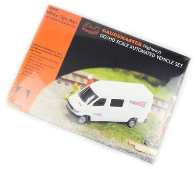Gaugemaster White Van Man Car System Starter Set OO Gauge