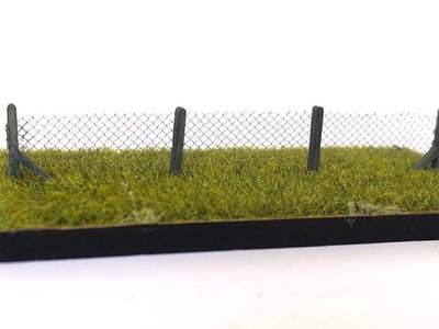 Scale Model Scenery 3ft Chain Link Fencing OO Gauge