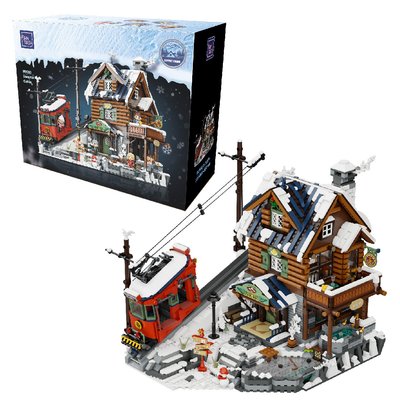 Pantasy Mountain Summit Ski Cabin Model Kit