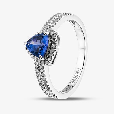 18ct White Gold Tanzanite & Diamond Set Shoulder Cluster Ring RJR0258 O