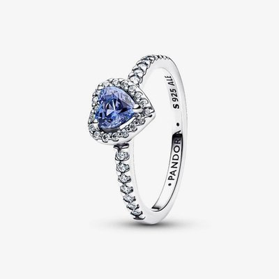 PANDORA Blue Sparkling Elevated Heart Ring